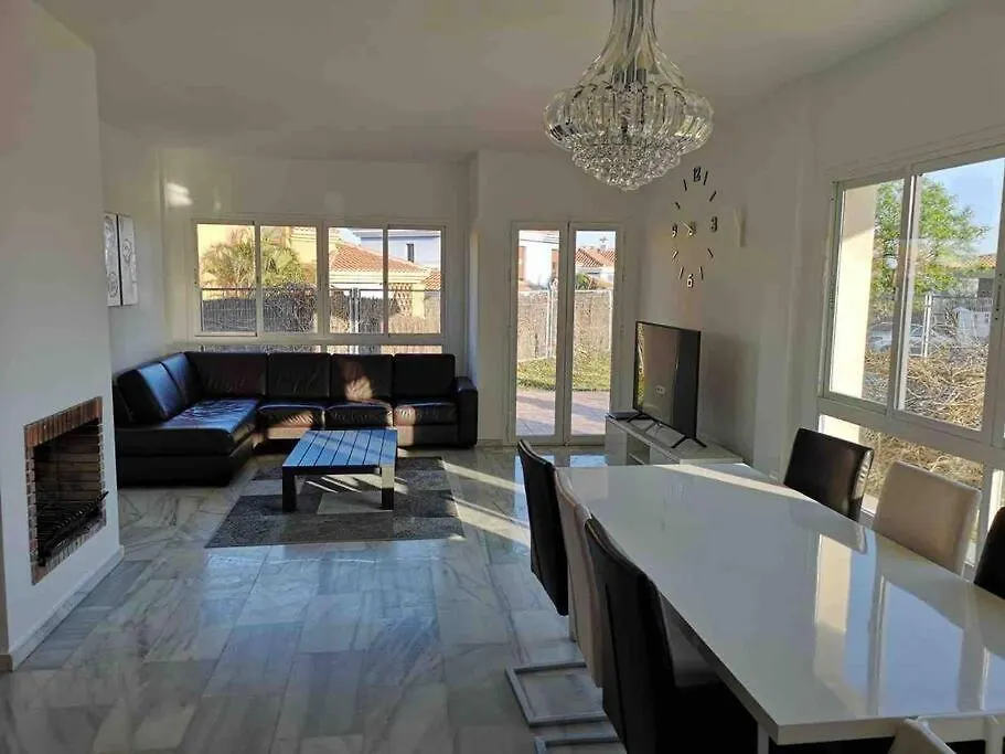 Cosy Villa With Private Pool Fuengirola